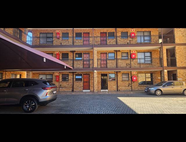 2 BEDROOM TOWNHOUSE FOR SALE IN ALBERTON NORTH
